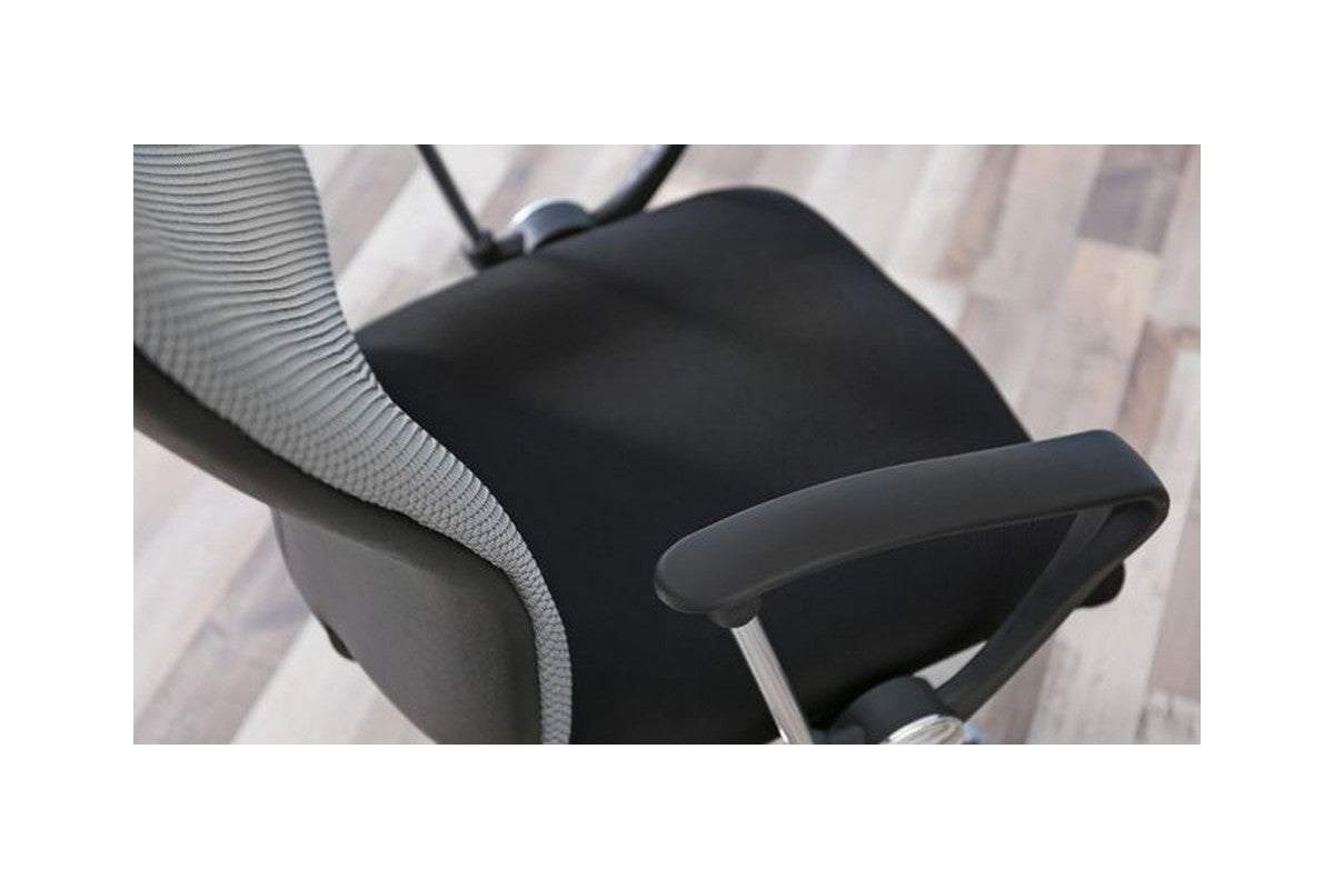 Choosing the Right Materials for Your Office Chair: Fabric, Mesh, and Leather Compared