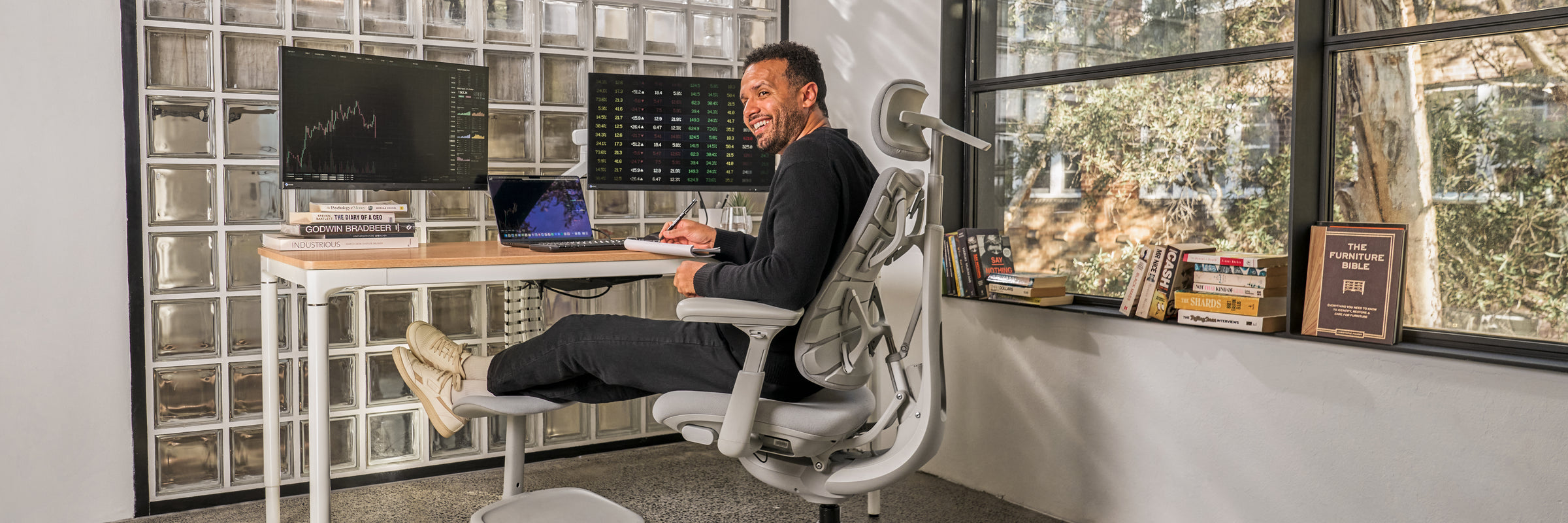 LiberNovo Omni Dynamic Ergonomic Chair - Chair Dinkum