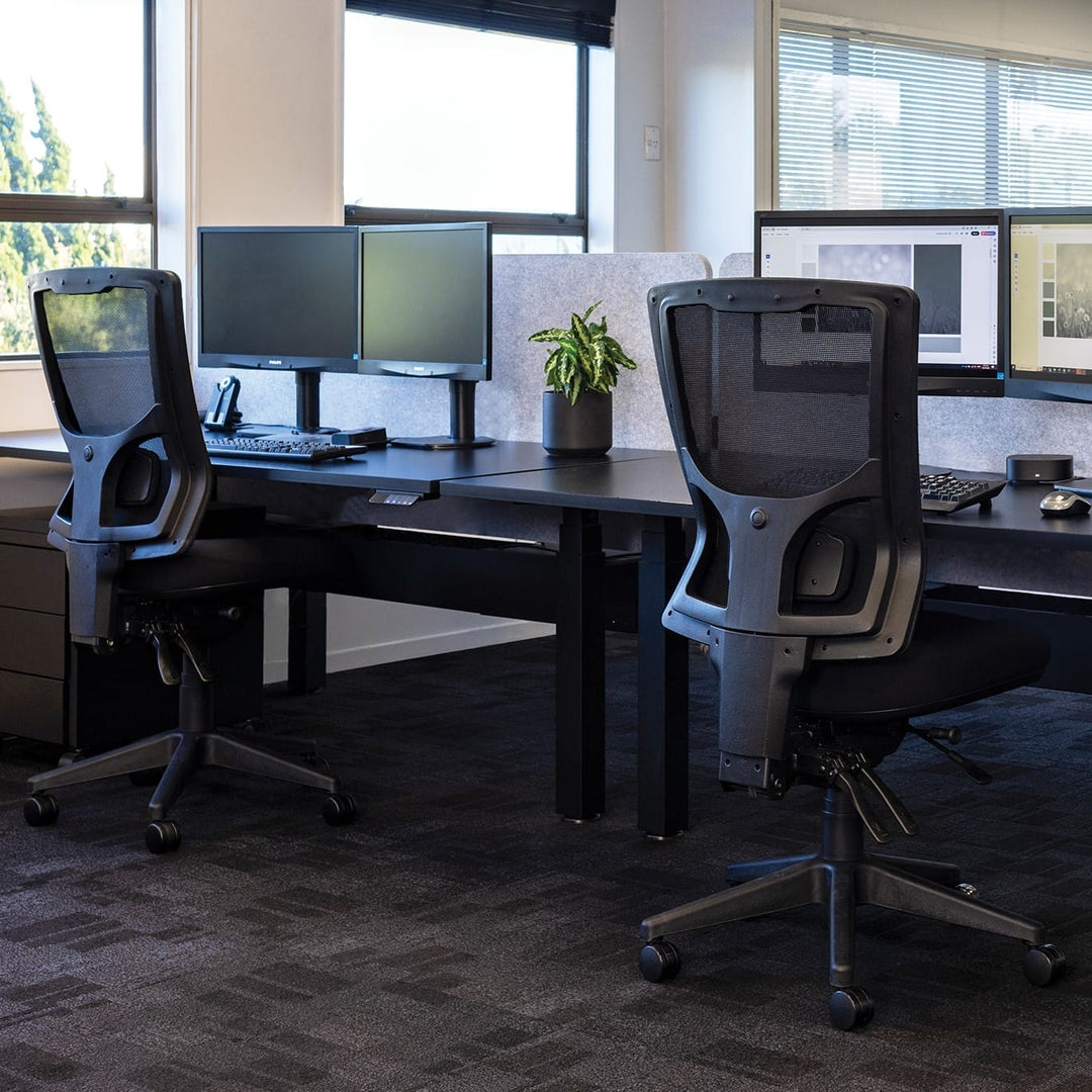 Buro Metro II 24/7 high back chair, nylon base, in an office (Buro Seating photograph)