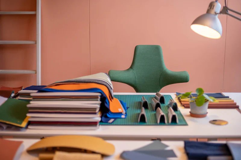HAG Capisco design studio - Chair Dinkum