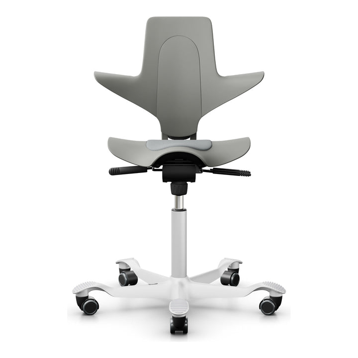 HÅG Capisco Puls 8010 saddle chair in Clay SC60131 with white base - Chair Dinkum