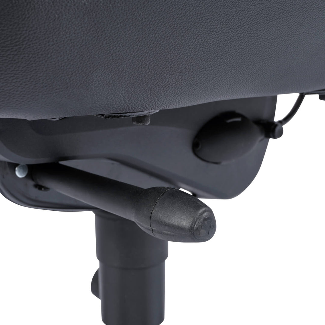 KAB Controller 24/7 office chair, half leather half cloth, mechanism from below (KAB Seating photograph)