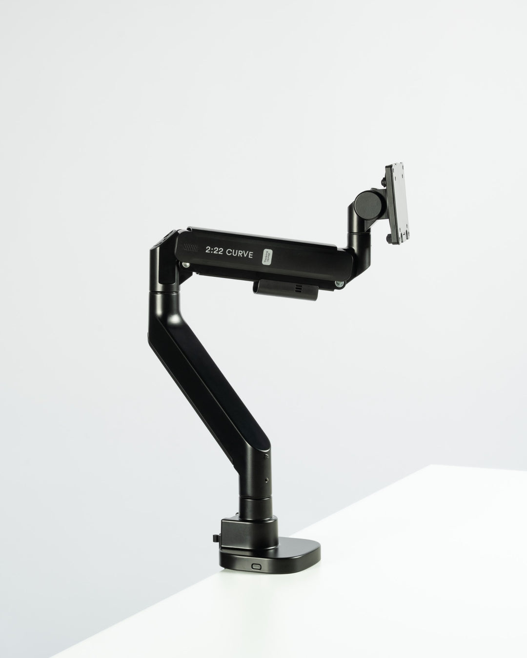Thinking Works 2:22 Curve monitor arm in black holding a single curved screen, front three-quarter view (Thinking Works render)